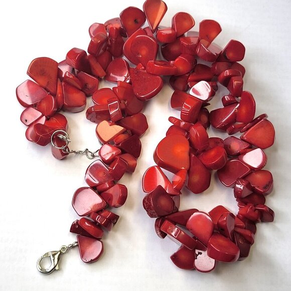 Red Teardrop Chunky Coral Necklace - Picture 12 of 16